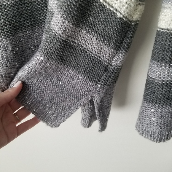 Lane Bryant Gray Cream Stripped Color block Sparkly Knit Sweater Size 26/28 - Picture 2 of 10